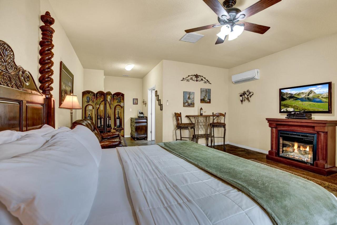 Romantic Oasis With Hot Tub Near Fred And Wineries! Фредериксбург Екстериор снимка